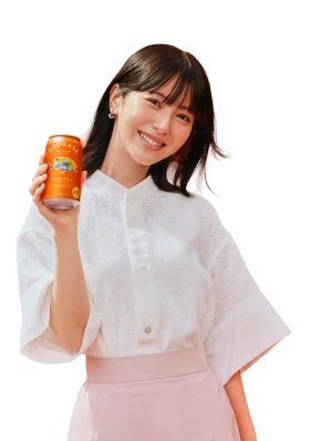 GOOD ALEを持っている浜辺美波